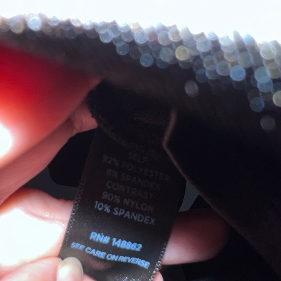 Women’s Top - Picture 4 of 4